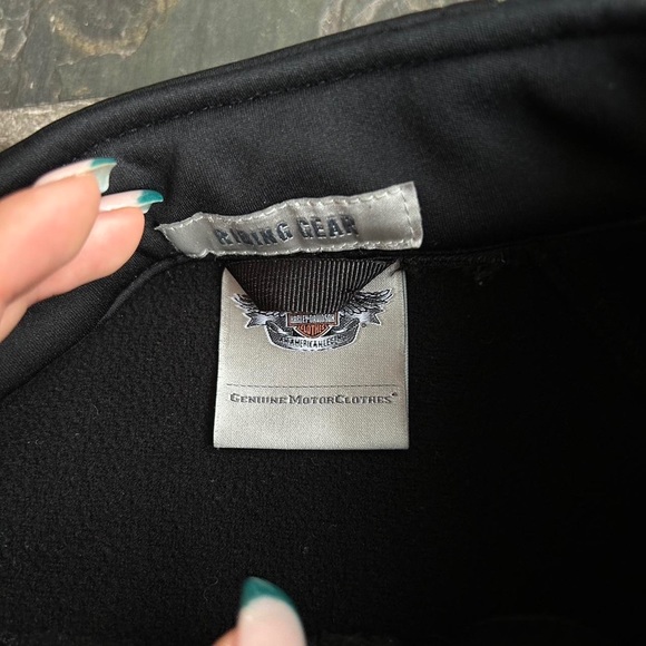 🏍️ Harley Davidson motocycle jacket, has logo in the back and front🏍️ - Picture 3 of 6